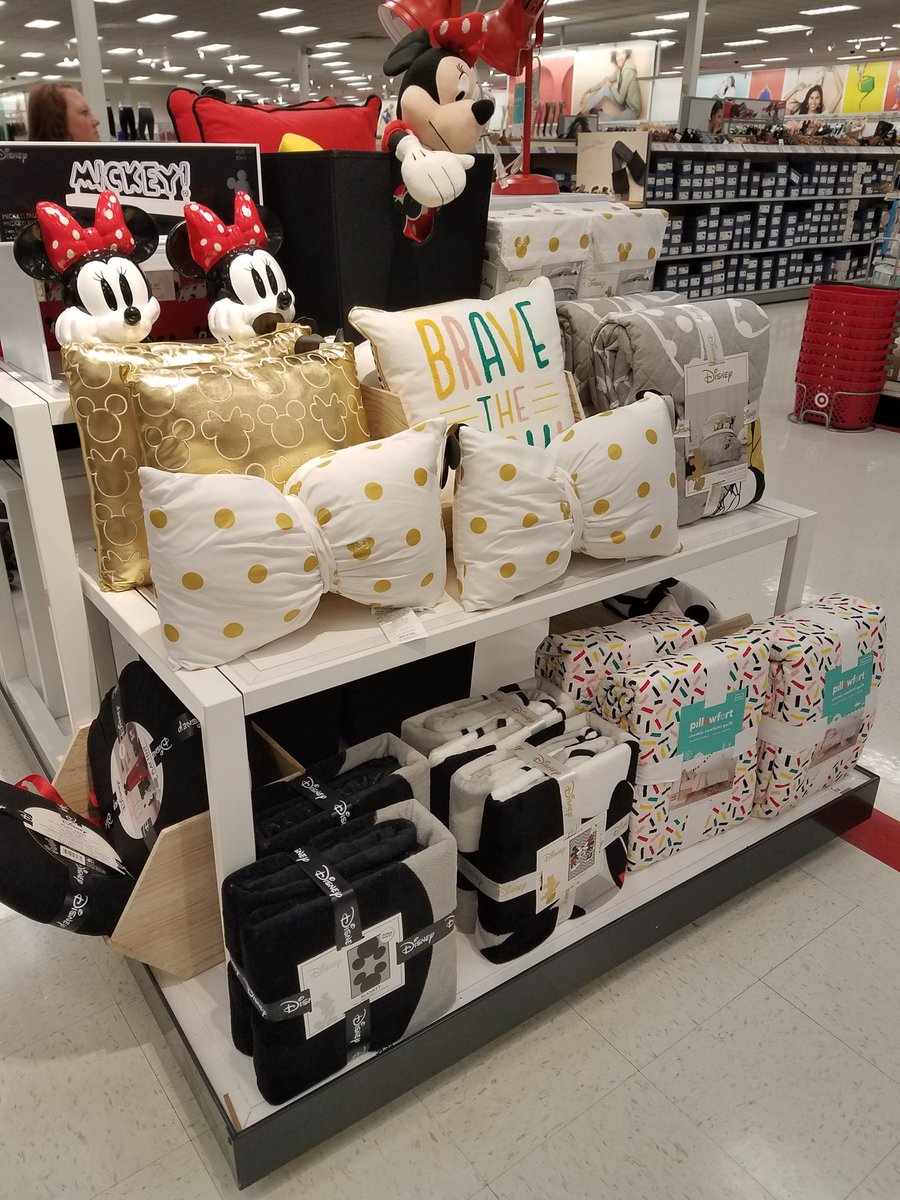 When WI feels like Disney World.... 🎶M.I.C.K.E.Y...M.O.U.S.E🎶 ONE of my favorite #kidsbedding #mickeymeetspillowfort  #pillowfort  <a href="/JosetteZwiefel2/">Josette Zwiefelhofer</a> <a href="/jenngoldbach/">Jennifer Goldbach</a>