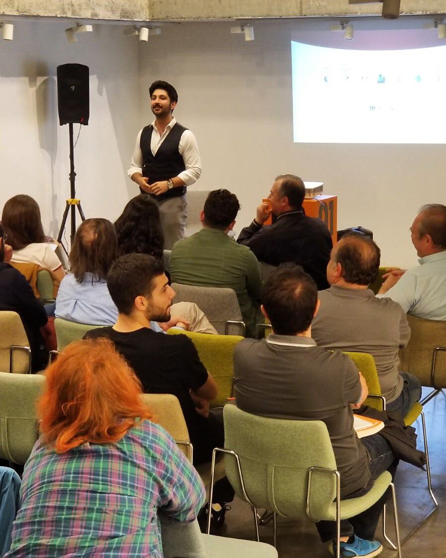 Startup Hukuku 101 konuşmasıyla Erdem Mümtaz Hacıpaşaoğlu İstanbul Maker Meet Up’ta! #makermeetup #makerhareketi #maker