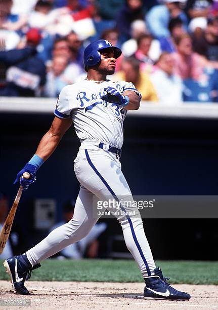 Happy Birthday to former Kansas City Royals player Felix Jose(1993-1995), who turns 53 today! 