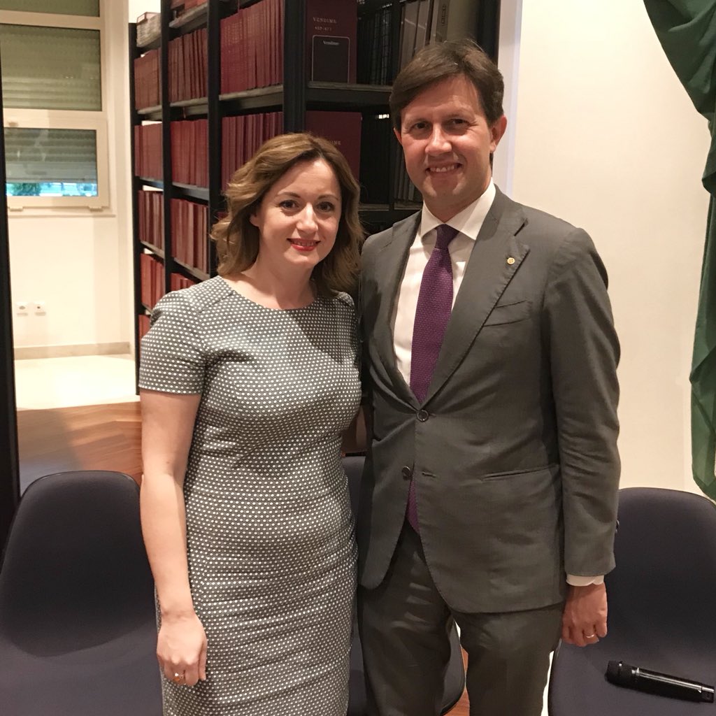 Il sindaco di Firenze <a href="/DarioNardella/">Dario Nardella</a> in missione a Tirana, ha incontrato la Vice Premier di Albania <a href="/senidamesi/">Senida Mesi</a> e il Presidente della Repubblica <a href="/ilirmetazyrtar/">Ilir Meta</a>. Si consolida sempre più il rapporto con l’#Albania, per lo sviluppo di progetti presenti e partnership future.