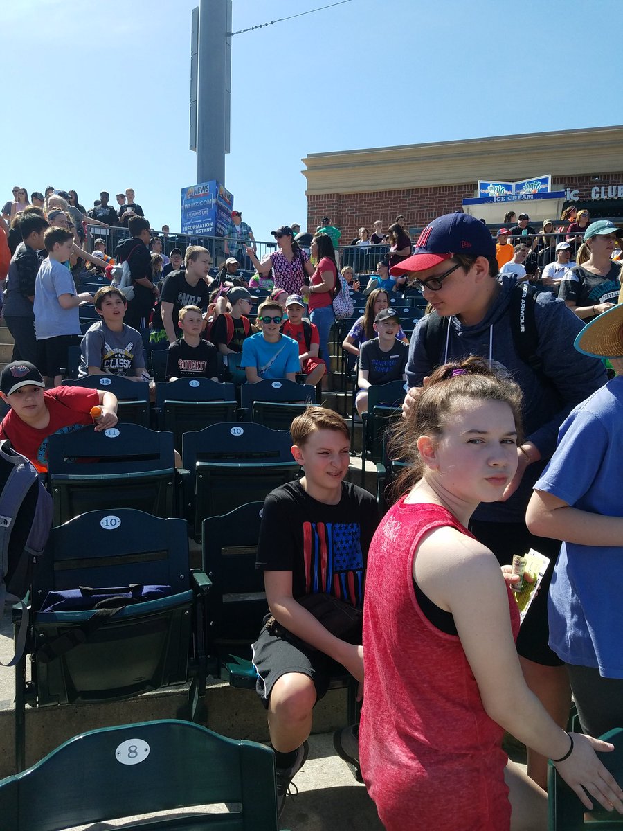 JenWevodau's tweet image. Beautiful day for a ballgame! #ICTeamConquerors #ICROCKS #SASDpride