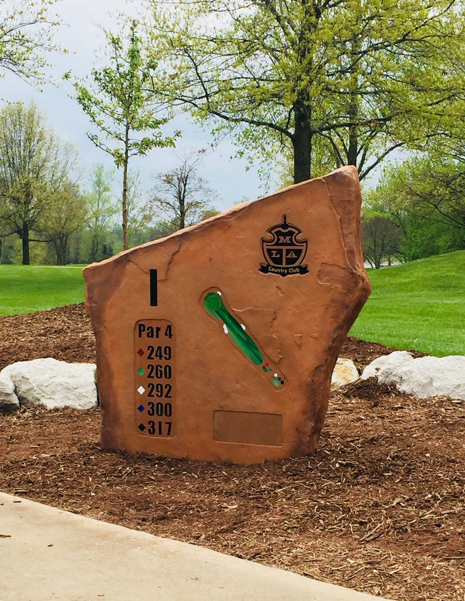 Look what’s happening at the Club!! The new tee signs are being installed and they are beautiful!!