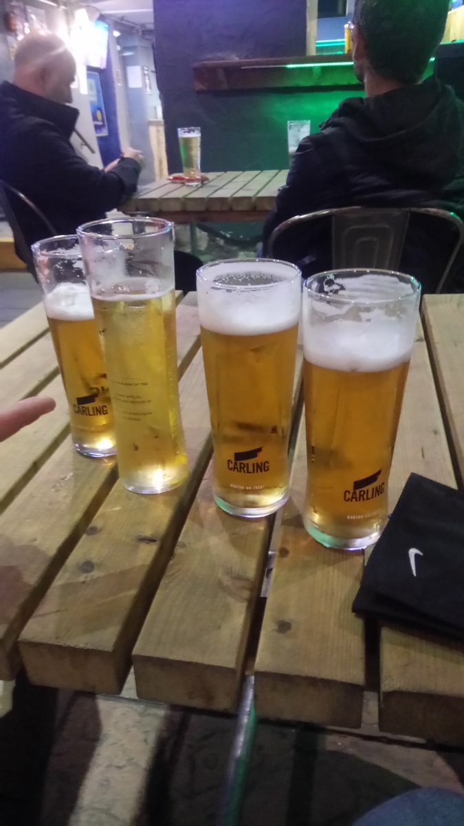keefpapstick's tweet photo. #beeroclock #Football #nogreg yet #nomatt @mattkennedy139 https://t.co/gRRbvlvyhc