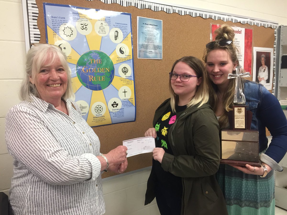 Kirbmike's tweet photo. @osstmarys students from Mr. Reitzel’s LENT’OFF champions give $1000.00 cheque to Safe ‘N Sound #generosity https://t.co/581eVE6US4