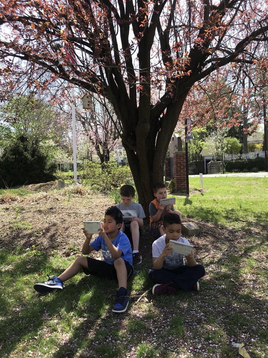 MrsAshinsky's tweet photo. Beautiful day calls for some fun math fact practice outside! #flashmaster #math https://t.co/9JsiFqEbuz