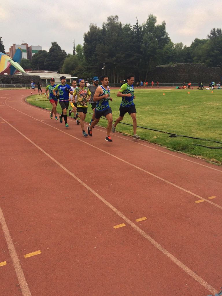 cris_lead's tweet photo. Trabajando en equipo! 
#BPRT #run #running #runners #gym #wellnes #HealthyFood @asicstrials https://t.co/F0ZfMENdAT