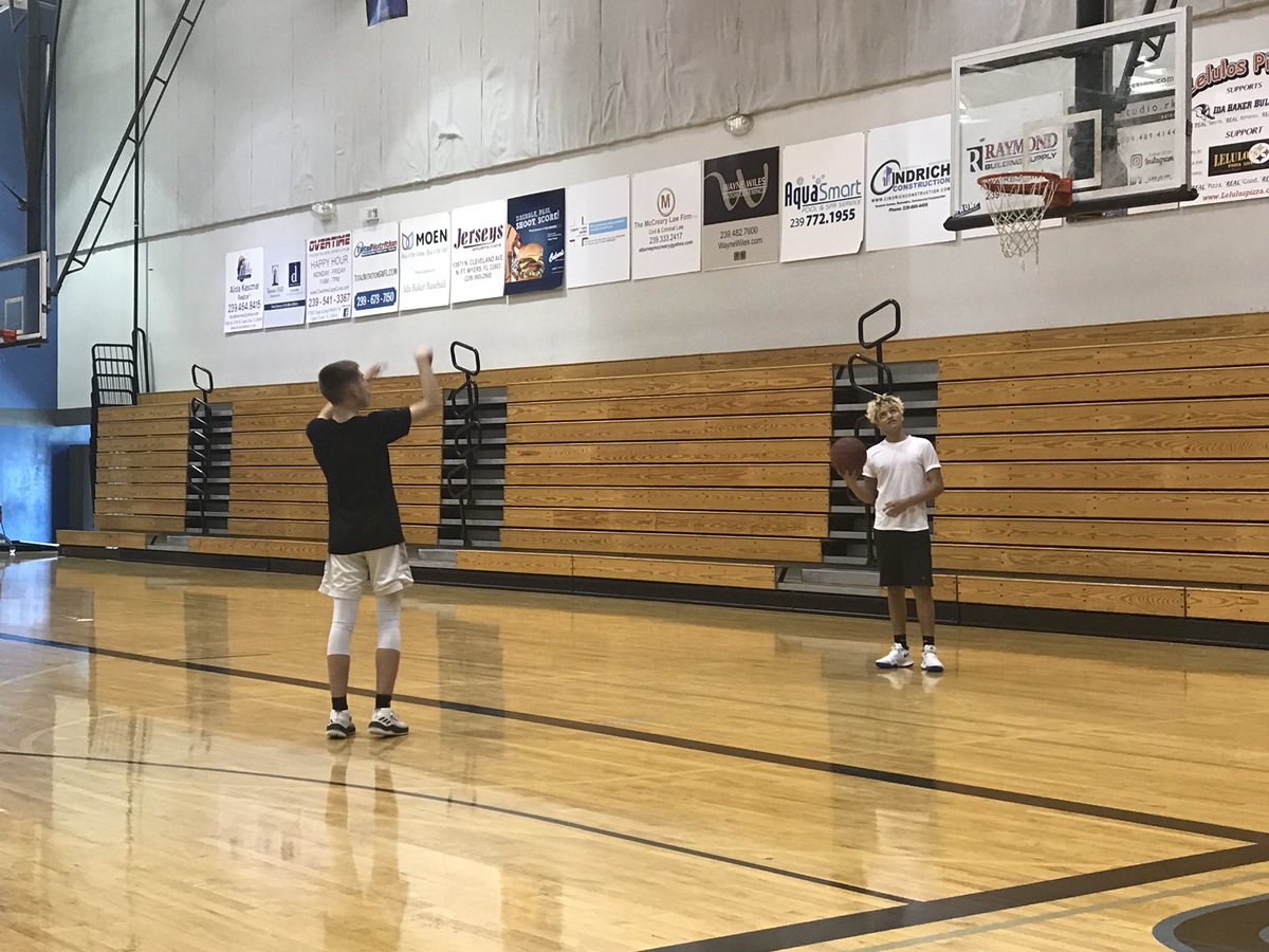 IBHSHoops's tweet image. Work with the medicine ball and then free throws...simulating real game scenarios! #summerbball #godawgs #dawgsbasketball