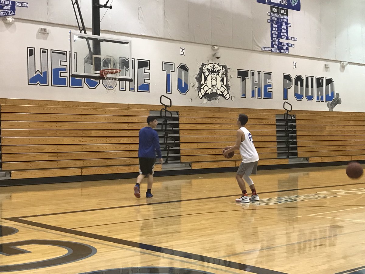 IBHSHoops's tweet image. Work with the medicine ball and then free throws...simulating real game scenarios! #summerbball #godawgs #dawgsbasketball