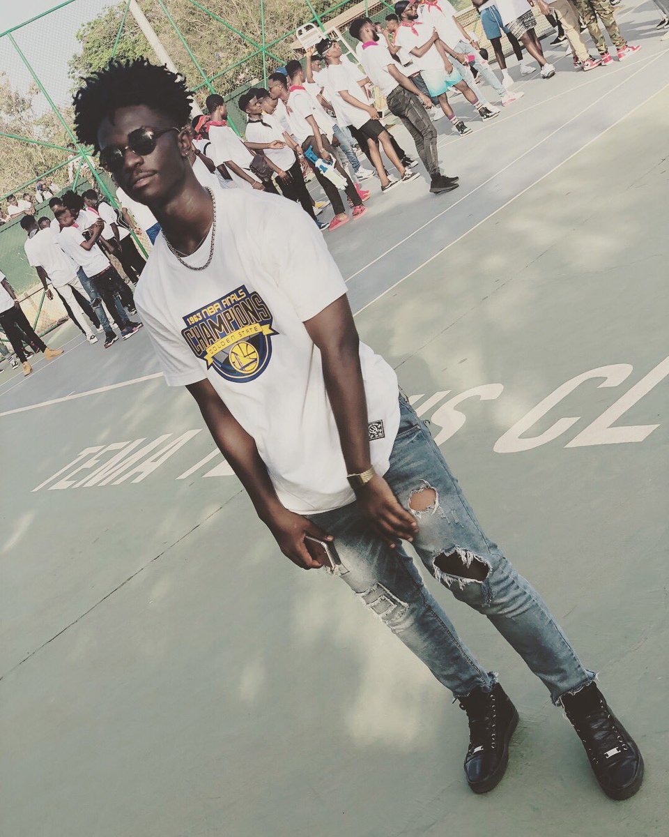 kojo_reddo's tweet photo. Be about the dream, never quit‼️ #miclyf #achimota #gettoyouthshining https://t.co/O7SGpmtNcH