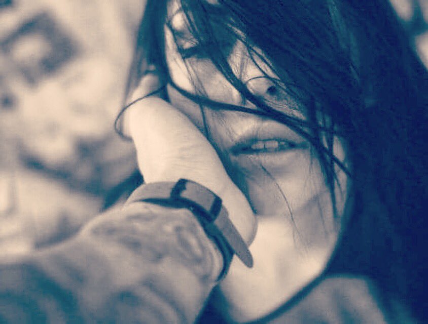 AdemOzbay's tweet image. Ne kadar da çok kırdık birbirimizi.
Çocukları üzdük.
Kelebekleri yorduk.
Çiçekler ağladı her yağmurda.
Kuşlar üşüdü her soğukta.
Madem bu hayat bu kadar kısa,
Değer miydi tüm bunlara...
#AdemÖzbay