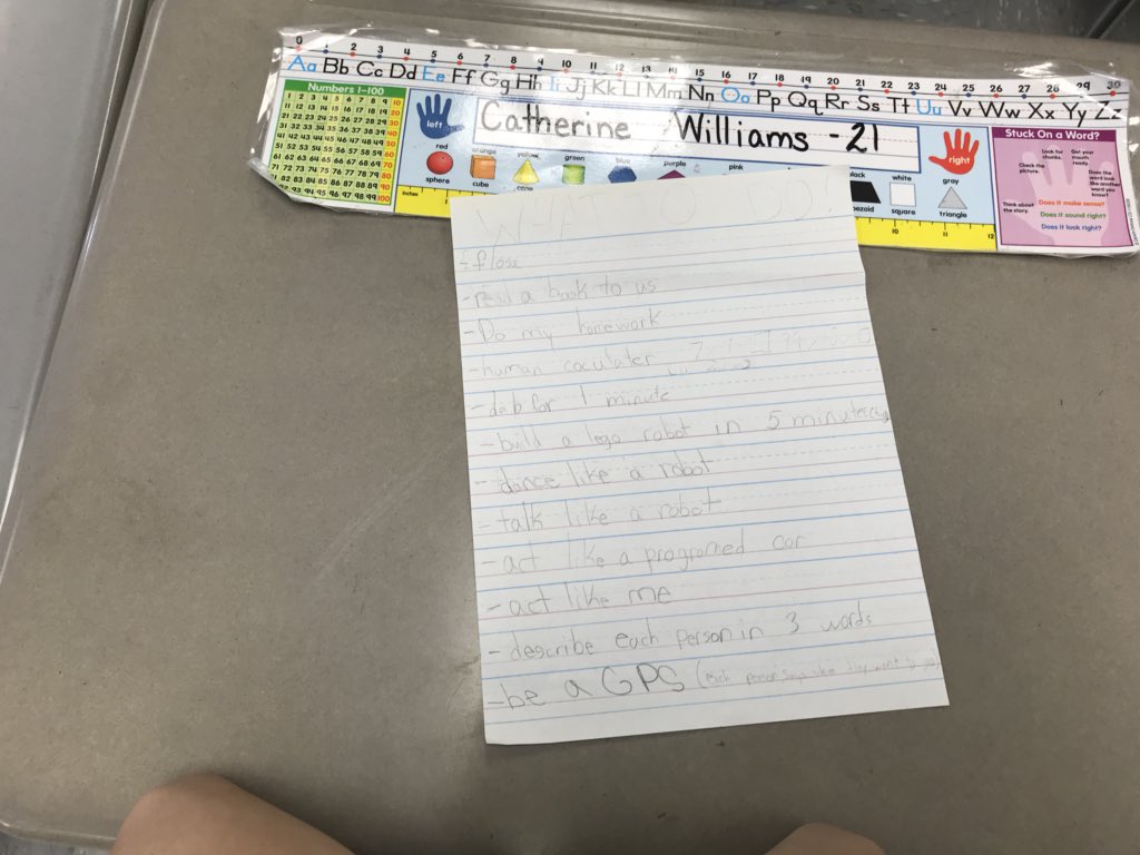 michaelmichows3's tweet photo. Day two of our journey toward robotic hands. Today was programming 101 -#Cossitt2ndRobotWeek https://t.co/B4MiaHrszk
