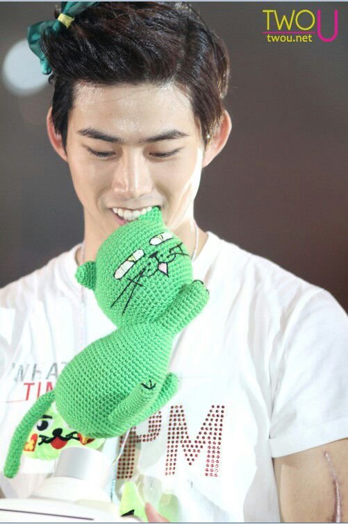Wiphawan_Thong's tweet photo. ☔2018-05-02  📬#126DAY
@taeccool💚🗝
    [TAECYEON] 
🌛 Good night🌜
Let's have a good night. And i will dream of you https://t.co/9A60RSA0ns