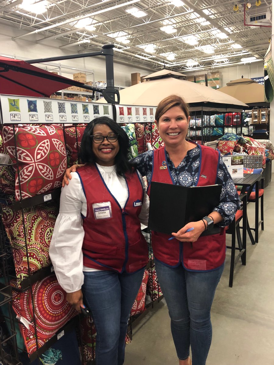 division_south's tweet image. Amazing to meet Sheila who is awesome in taking care of customers and helping them with their projects!