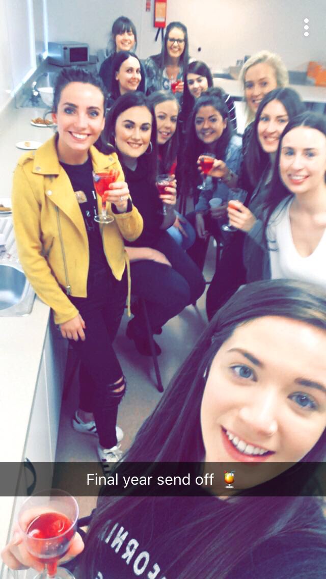 E12Toner's tweet photo. Gin party fun ❤️🍹#cmfi @amcpoland11 @amy_quinn1504 @DrAmyBurns @scousins14 @sarahtreacy480 @ZDeery @R_Armstrong17 @MolliemakesitNI @Ellymckee @emma_foy1 @brenda_dermott @victoriabell96 https://t.co/xWw38rG9wy