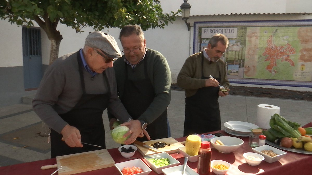 ¿Problemas con la cocina? <a href="/Enrique_chef/">Enrique Sánchez</a> acude al socorro! Esta noche, después de <a href="/VayatelaCSTV/">@VayatelaCSTV</a> #TeEchoDeMenos4