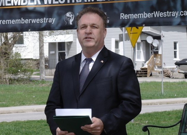 Community mourning sudden loss of Leeds-Grenville-Thousand Islands MP Gord Brown  ottawamatters.com/local-news/com… https://t.co/3lJo0B5pE3