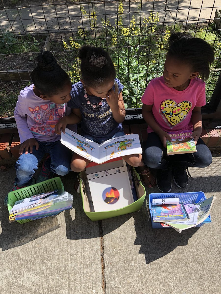 MrsEllersClass's tweet photo. Enjoying an afternoon of porch reading with our neighbors! @MrsMartinezK ☀️📚😎 https://t.co/LTcf7jBHzS