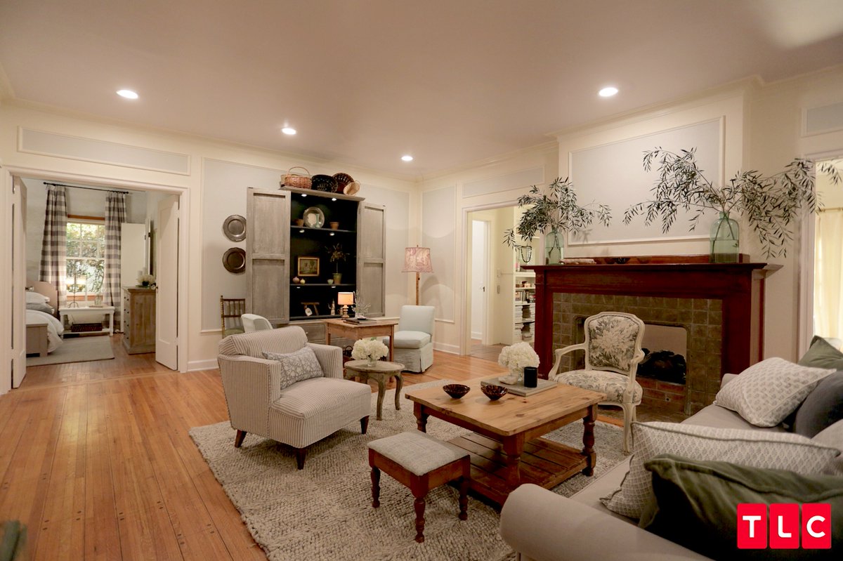 NateBerkus's tweet image. Tailor made to very specific needs, this makeover made a major impact for the family who lives here. Love the way this home turned out on last week&apos;s episode of #NandJByDesign. 🙌🏼  In case you missed it, catch up now on the #TLCgo app.