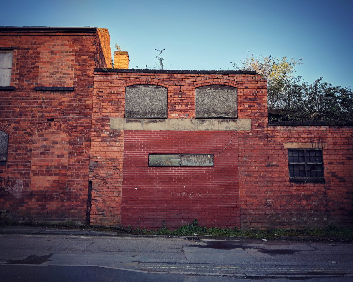 OliMcCall's tweet photo. Faces of the Jewellery Quarter 😬😬😬😬 https://t.co/EcipPOi8kH