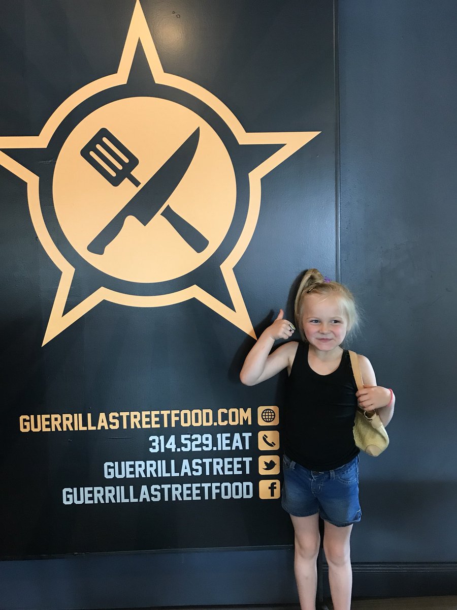 Deckleneck's tweet image. Thanks for the delicious eats dudes🤘🏻@guerrillastreet