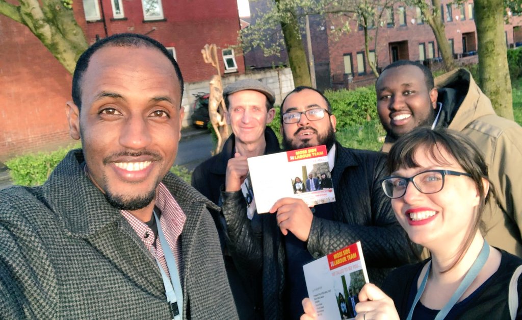 Our last night out before polls open! Voting from 07:00 until 22:00. Thanks to everyone who has taken the time to talk to us #3votes4Labour #ManchesterLabour2018

Some Moss Side history - here's our Labour team in the Peace Garden, on the site where Engels once lived #MossSide