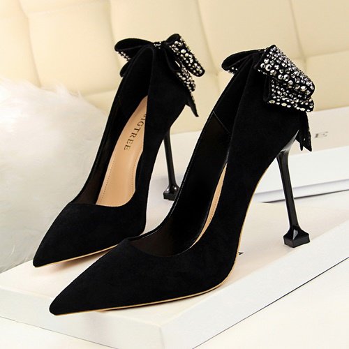 markassepatuku's tweet photo. SHH171758 
IDR.230.000 
MATERIAL SUEDE 
HEEL 9.5CM 
COLOR BLACK ,KHAKI ,PINK
SIZE 35,36,37,38,39.
ORDER:
📲 Pin: 26183D43
📲 WA : 082118559546 
@banjaranpromo @BSPROMOSI https://t.co/mwKihCflfl