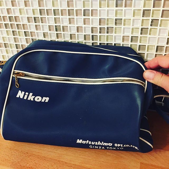 SwingModern's tweet photo. Vintage #Nikon #camera case. #ginza #tokyo #thrifted #thriftstorefinds #thrifting #thrift #livingmoreonless #thrifty #forsale #style #design #vintage #vintagestyle #nikeboost #hilfiger #tommyhilfiger #vintagenike #vintagehilfiger #midcenturymodern #midce… https://t.co/FMPn2PtlrW https://t.co/f6zQAEOr6J