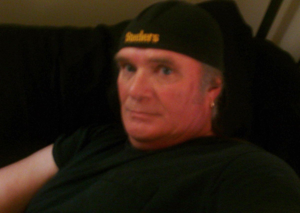 Kenneth Ralph tweet media