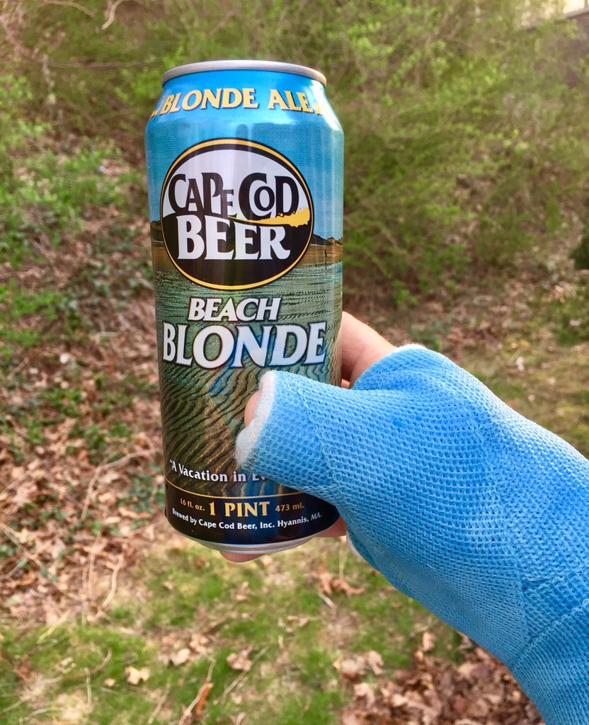 compostwithme's tweet photo. Cashier asked if I chose the beer to match my cast. 🙄 Nope, but they do make a nice ensemble! @capecodbeer https://t.co/UzDaEG0tOw