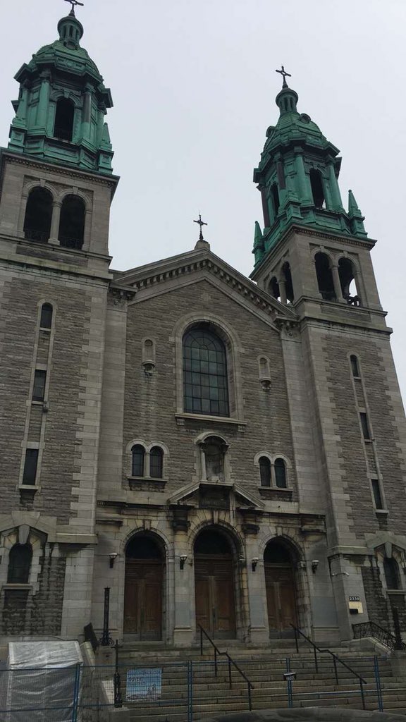 Amanda_Derictio's tweet photo. Il est foutu le temps des cathédrales.. #jesaispas #utilisertwitter #jugezpas #meshashtags #dedébutant #sinondemain #jaimonepreuvedefrançais #etjairienfoutue https://t.co/Lfl5yirWft