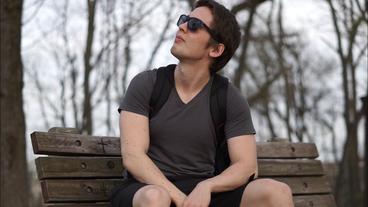 GabeJohansson's tweet photo. When ur trying to film a video with ur new lens and a bird keeps chirping and ruining ur shot. 😎🦅😡 #newlens #sony50mmf18 #damnbirds https://t.co/efseEP6iAW