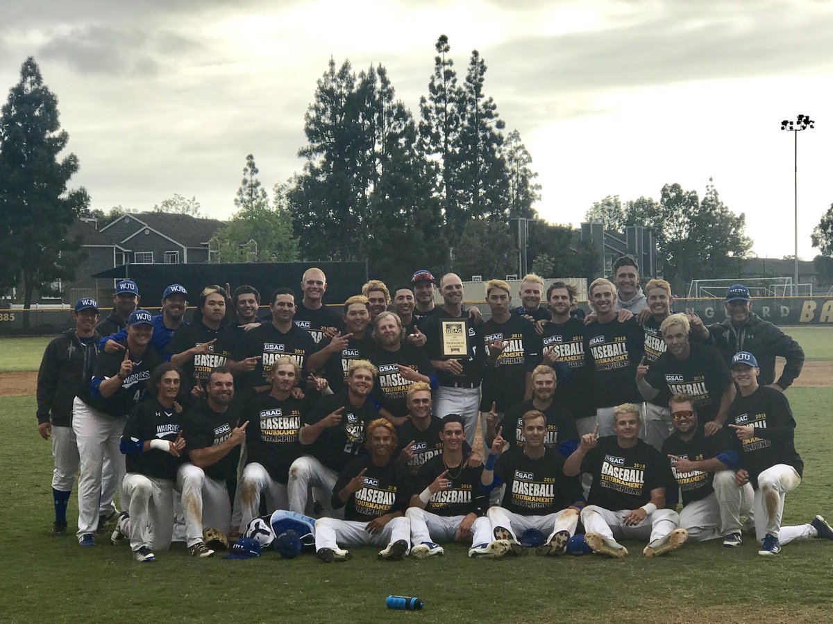 gsacsports's tweet photo. CHAMPS! 🏆⚾️ https://t.co/RjRnhnsFCN