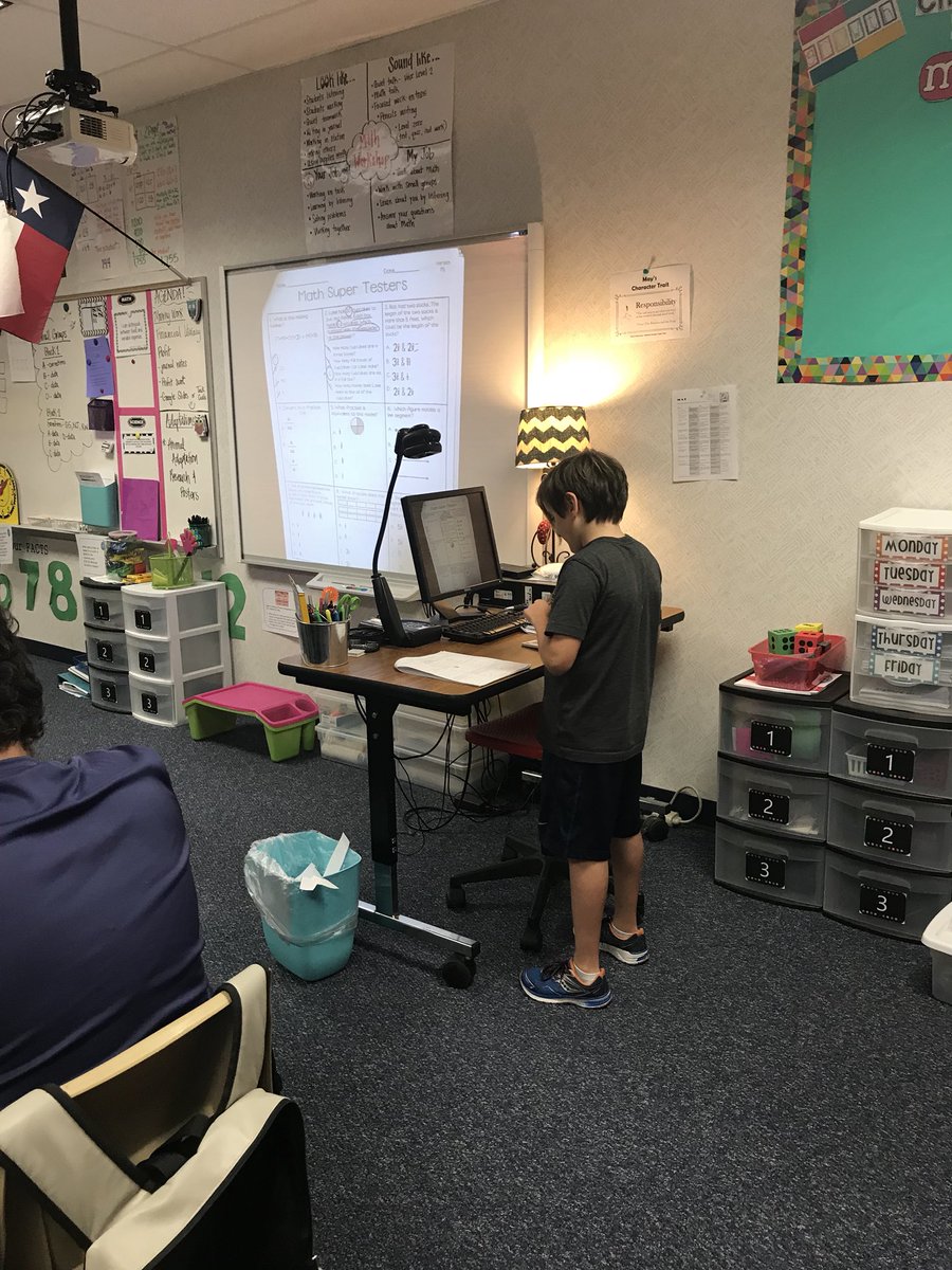 MrsPhares4th's tweet photo. Having students teach is always exciting!! @Reed_Elementary https://t.co/dxLioJuqnY