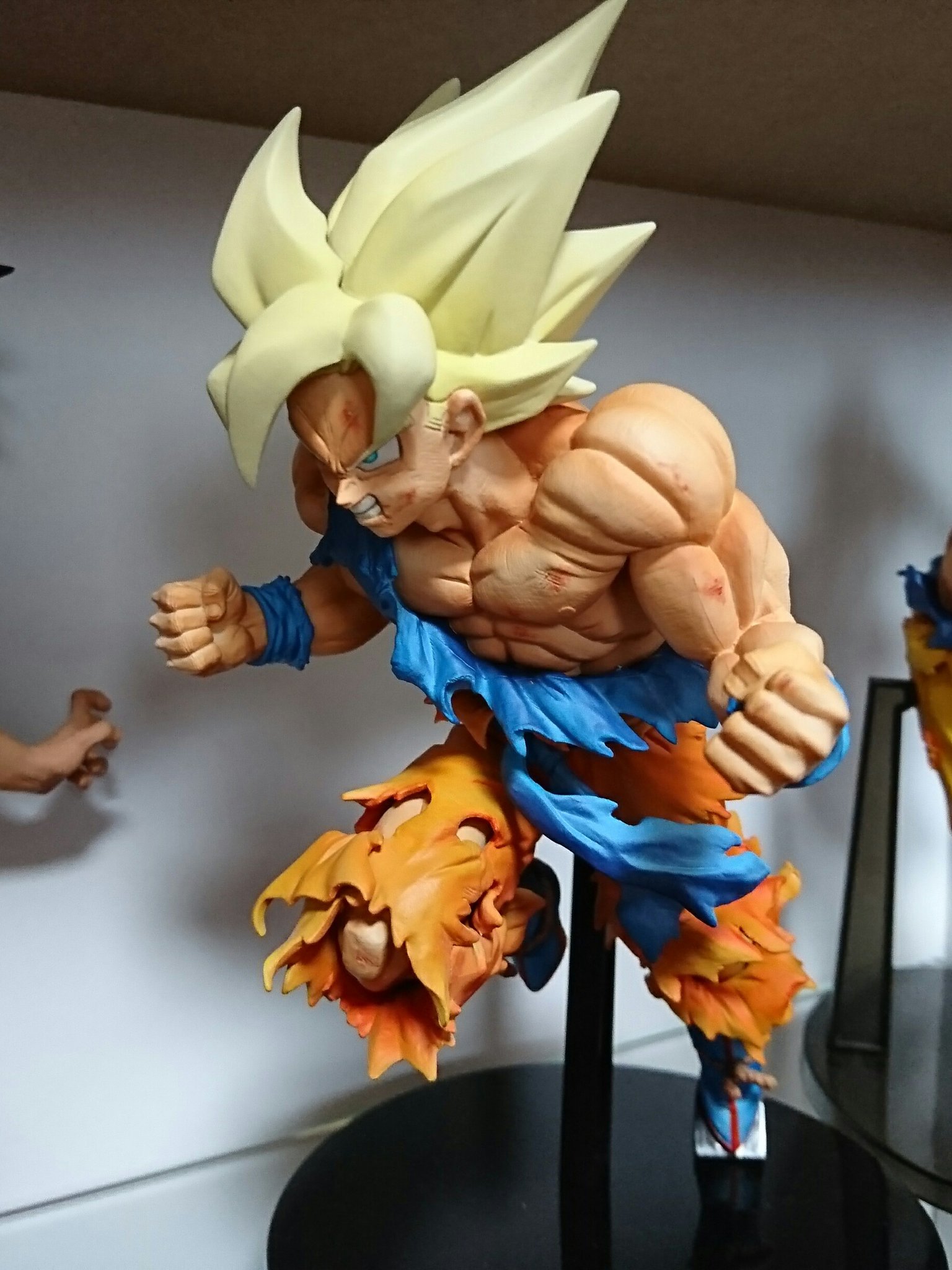 ジャンプ50周年 ドラゴンボール 孫悟空 フィギュア ゴールド ジャンプ50周年 アニバーサリーフィギュア ドラゴンボール