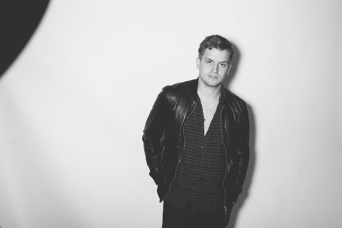 I never believed I could rock a leather jacket until <a href="/robbienorris/">robbie</a> let me borrow his.