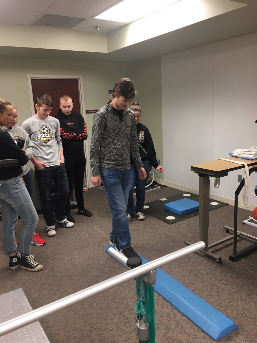 RiverViewLocal's tweet photo. RV field trip to the 311 building. CP Anatomy and Physiology classes learned all about aspects of outpatient therapy at the Coshocton Hospital. #GoBears https://t.co/evPpr5JUdr
