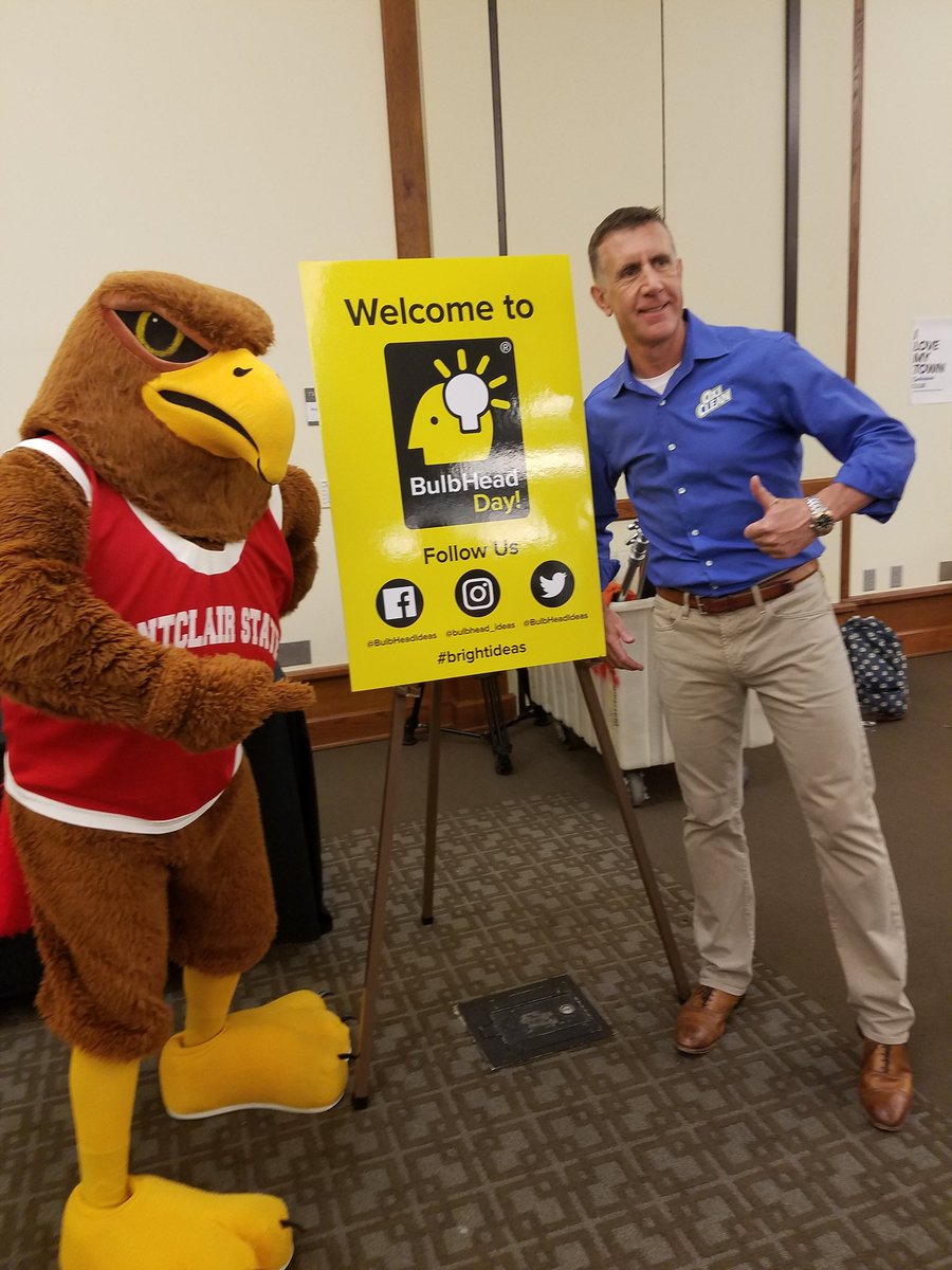 FelicianoCenter's tweet photo. Two stars! @sullyontv and @RockyRedHawk! #MSUpitch @BulbHeadIdeas #BrightIdeas @montclairstateu https://t.co/vrhHTxP8wM