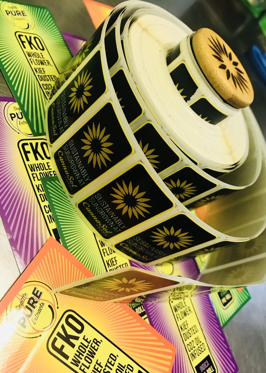 seattlepure's tweet photo. A beautiful friendship, no? #seattlepureextracts #cannasol #fko #joint #Collaboration #friends #teamup #highaf #combo #marijuana https://t.co/EHZ6wZ14iF