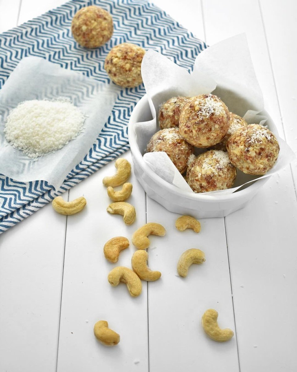 There’s something about that Cashew Coconut #EnergyBall. The combination of cashews and the hint of #vanilla almost taste like cake batter. We have been experimenting in the kitchen lately and we are curious, who would like to see Cashew Coconut in #GrainFree #Granola form?