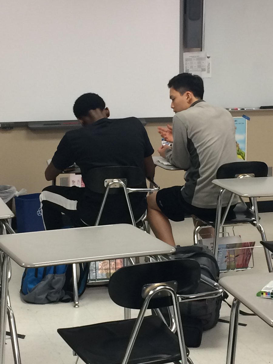 BellaireMath's tweet photo. Peer tutoring at its best! Upperclassmen helping get Alg I students ready for STAAR!! @HoustonISD @bhsmathdept @BellaireHigh https://t.co/jZdp4DJSin