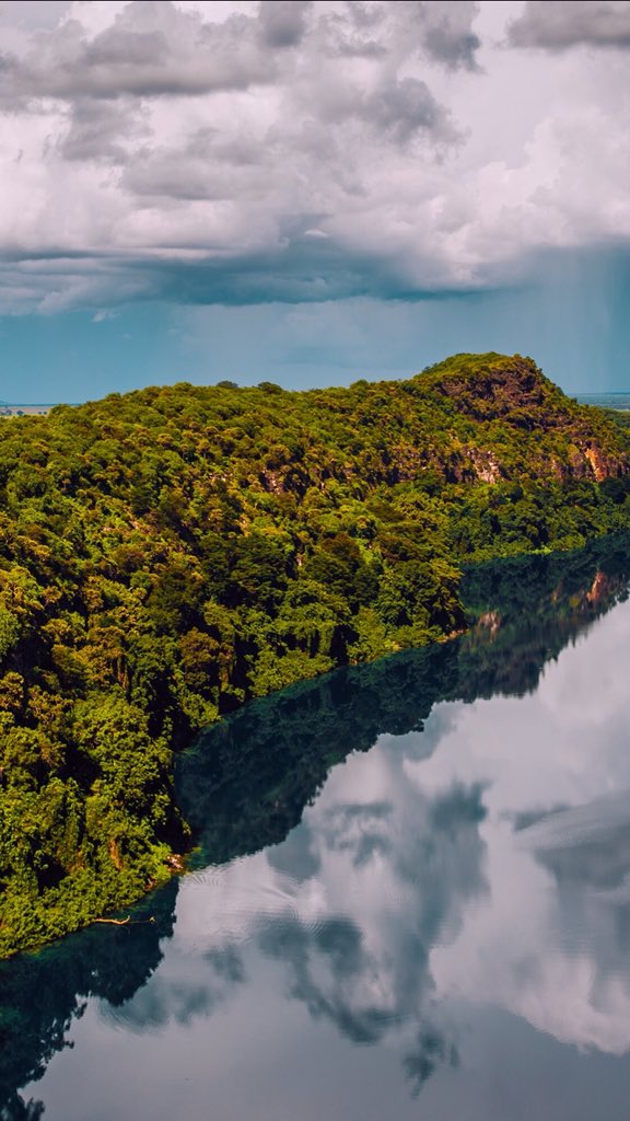 DannyMsiriz's tweet photo. A couple of wallpapers from Lake Chala. Aka Dschalla
#Tanzania #KwetuPazuri https://t.co/vl7ZgBn3cK
