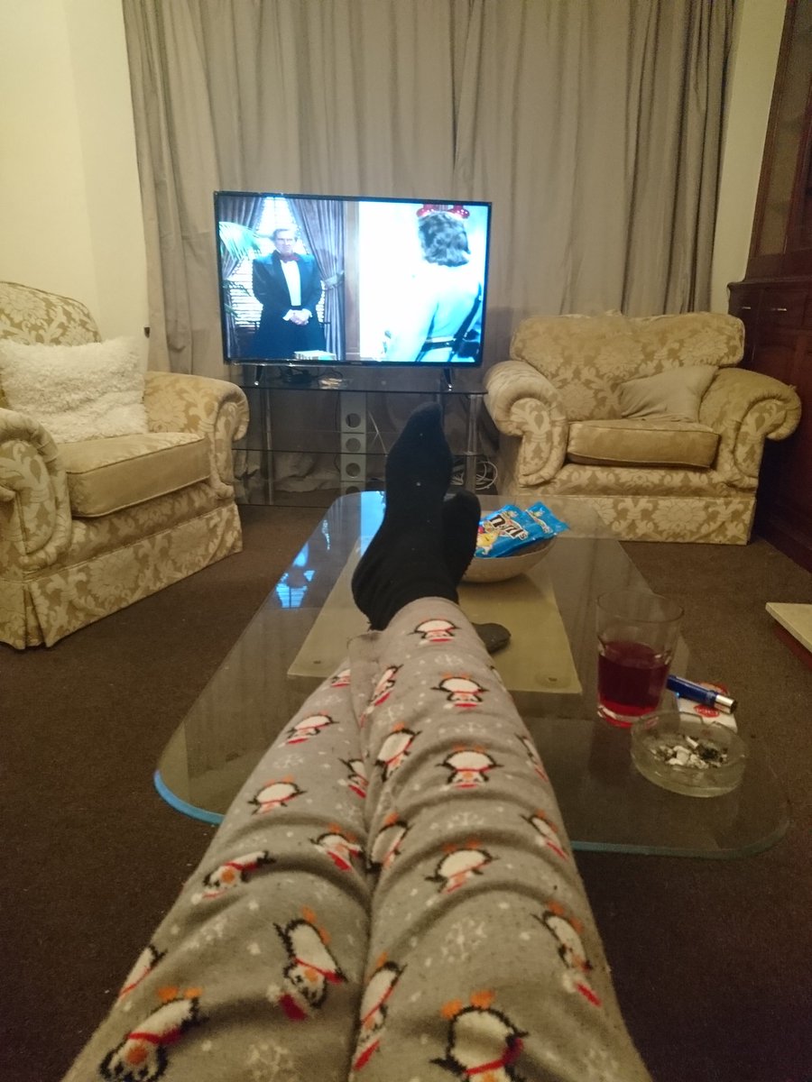 EmmaHayden13's tweet photo. @mitchfaefife me.....chilling in ma new hooooooose!!! ❤️ https://t.co/DtibPMiuoy