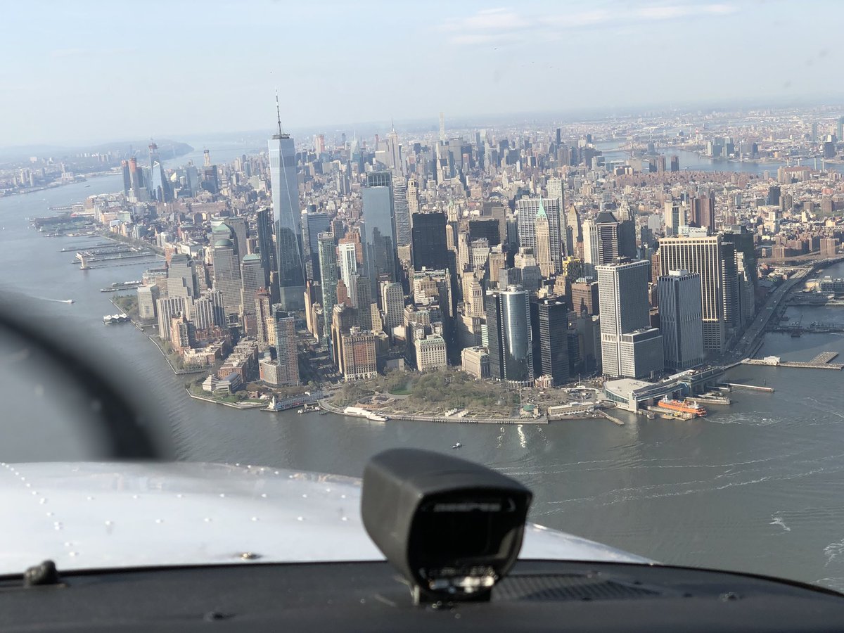 GermanyDigital's tweet photo. After another day full of AI &amp; Cloud Strategies at #TheAIConf time for something 100% cloud free. Piloting across NYC, handflown, no automation, no RPA. https://t.co/gl59yvnxrl