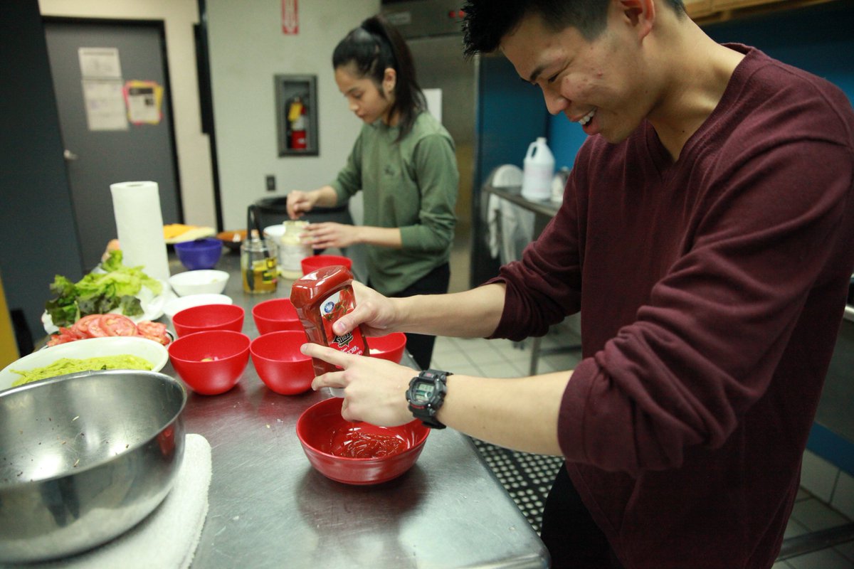 Are you free this Saturday evening, 5-7pm?? We need more volunteers to join our team PATH - Making it Home West LA to help cook, serve, and share a meal with veterans experiencing homelessness. Sign up here: hopeforla.org/volunteer/2999…