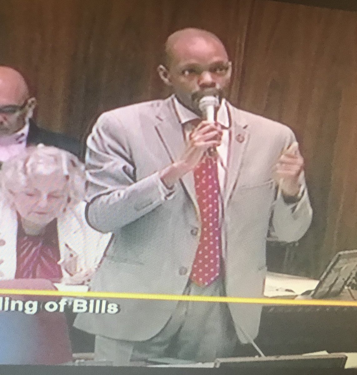 AZHouseDems's tweet photo. “We need to prioritize the budget!” @reginaldbolding questions why Republicans are pushing votes on partisan attack on Independent Redistricting #SCR1034 & other bills over education plan. Speaker responds by shutting down member points of personal privilege. #RedForEd #AZBudget https://t.co/9Y4ue6mzsR
