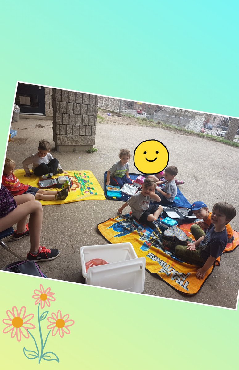 ParisCentralPS's tweet photo. Kindergarten students at Paris Central enjoying the spring season with an impromptu picnic this afternoon 🌞❤ @GEDSB https://t.co/uvJsrtnEs3