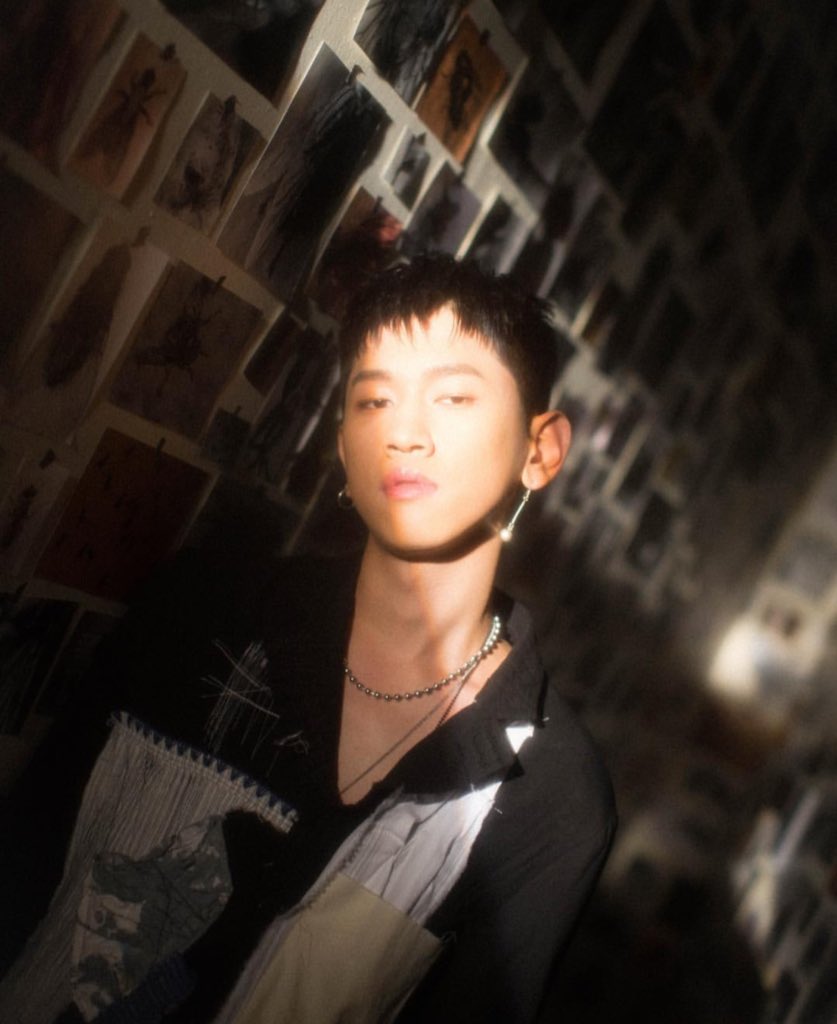 Crush is gonna be back soon!!! 👑
‘잊을만하면 (Bittersweet)’ 
2018.05.03 😌