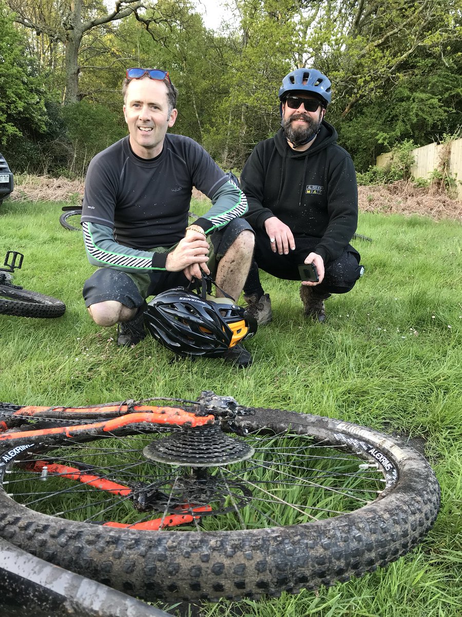 CowdrayEstate's tweet photo. Great evening with #Midhurst based @allridenow exploring the Estate on their amazing electric โก๏ธ bikes ๐ฒ 14 miles #ambersham #lodsworth #easebourne #bepton #offroad & great supper @RoyalOakMid ๐๐ป https://t.co/m83ArTFl5f