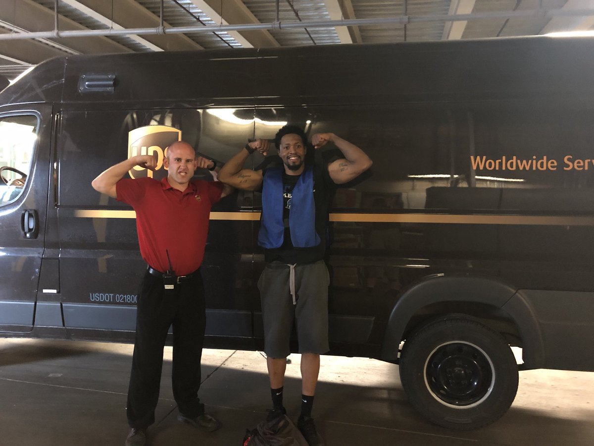 BogerUPS's tweet photo. Ed Horton Wk 2 passed his Sort test today! He said it’s time to sort like he plays ball! #KnowledgeisPower #BlueisNew #BeastMode #ProBasketballPlayer @CP_UPSers https://t.co/mDGyoGLsvR