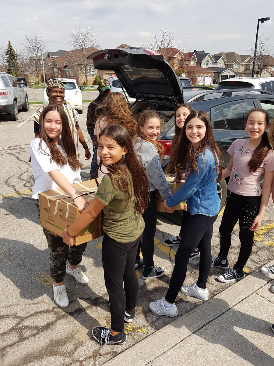 MrsMKillman's tweet image. Thank you Sylvia @LinksAcross for coming to pick up the books donated by @JBAPT_DPCDSB to your wonderful cause of building libraries in Ghana! Great work WE Team in organizing this event. #WE @metowe